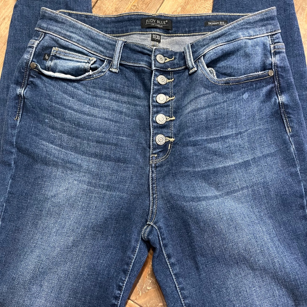 Judy Blue button down jeans - Picture 2 of 7